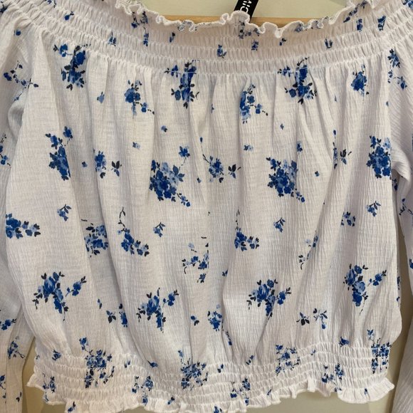 3/$30 ✿ H&M White Blue Floral Off The Shoulder Cropped Peasant Blouse Size S - Picture 6 of 6